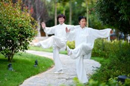 特別關注：溫泉+養老